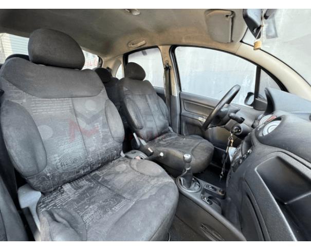 Foto de CITROEN C3 GLX 1.4 2008 - PRETA - FLEX