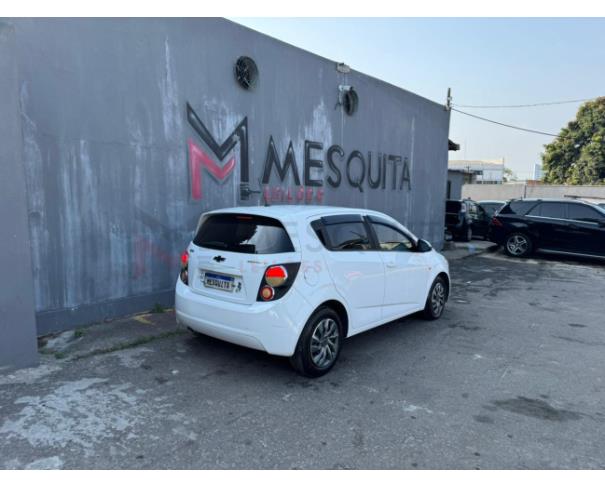 Foto de GM-CHEVROLET SONIC HB LT 1.6 2014 - BRANCA - FLEX