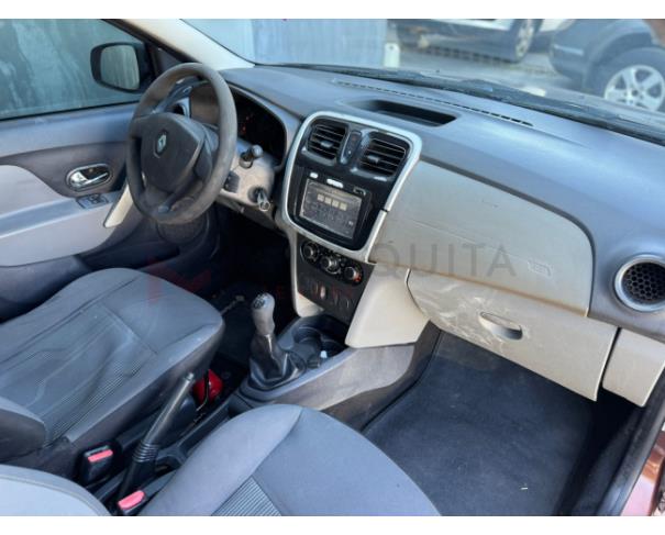 Foto de RENAULT LOGAN EXP 1.6 2015 - VERMELHO - FLEX/GNV